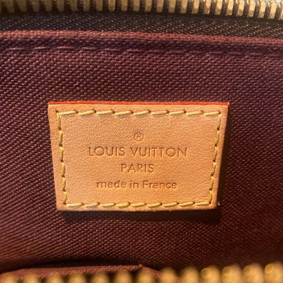 🔥💕SOLD Authentic Louis Vuitton Turenne PM.💕🔥 - Picture 5 of 8